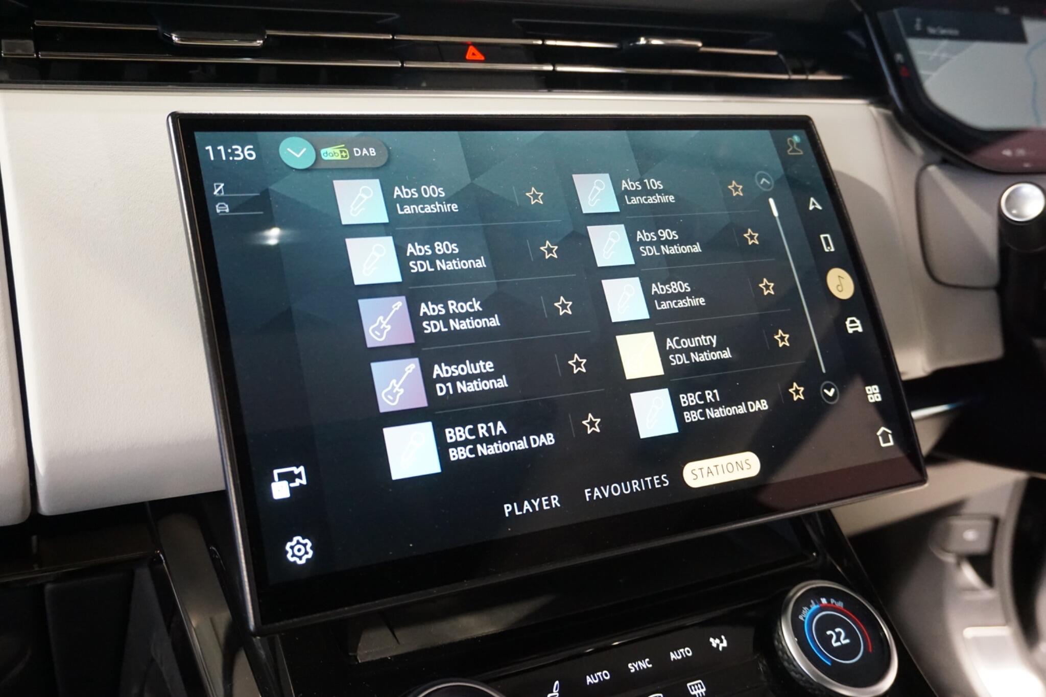 Land Rover Range Rover Sport 3.0 D300 MHEV Dynamic SE SUV 5dr Diesel Auto 4WD Euro 6 (s/s) (300 ps)